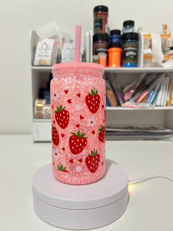 Strawberry Snowglobe tumbler - Image 3