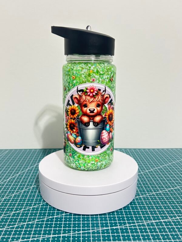 Cute Highland cow Snowglobe bottle, 10oz bottle